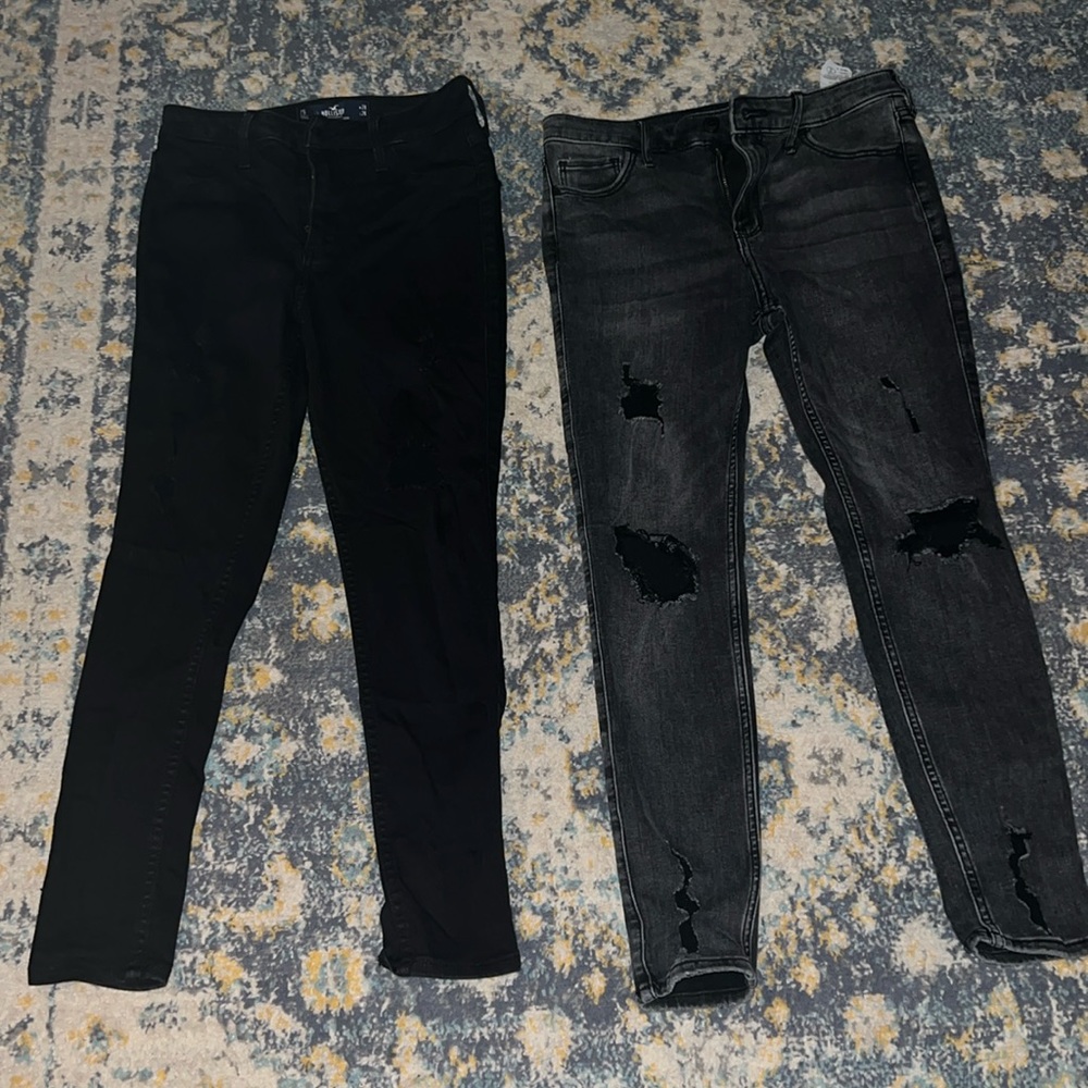 2 pairs Hollister jeans